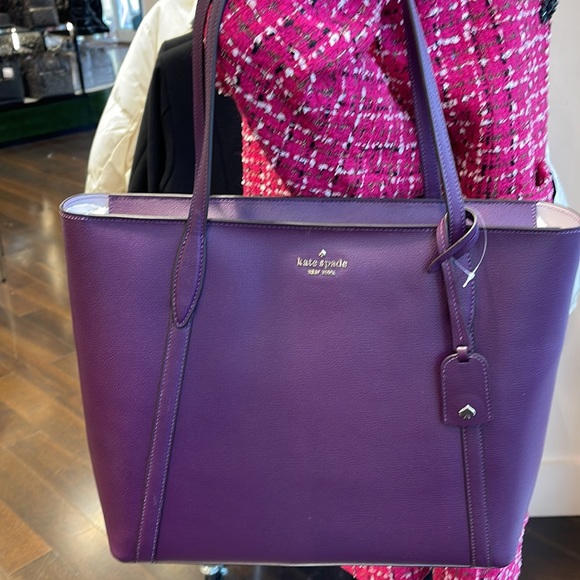 Kate Spade Cara Large Tote

COLOR:
Ripe Plum - Picture 4 of 16